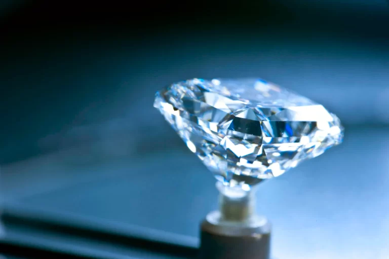 Lab-Grown vs Natural Diamonds in Australia